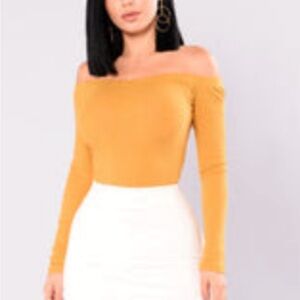 #81 🌺 5/$30 🌺 Mustard Yellow off-shoulder long sleeve ribbed top